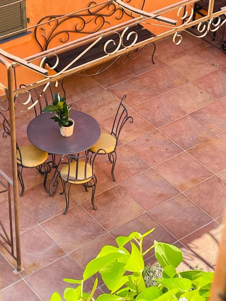 Hostellerie Du Cigalou Борм-ле-Мимоза Экстерьер фото