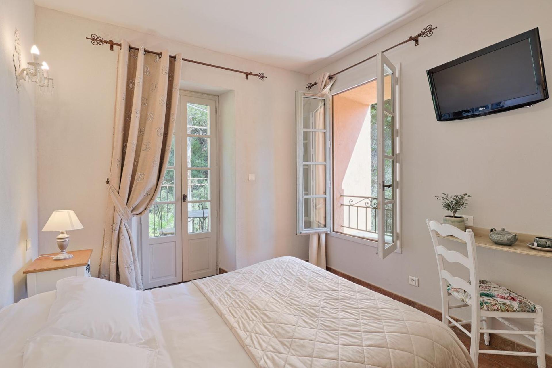 Hostellerie Du Cigalou Борм-ле-Мимоза Экстерьер фото