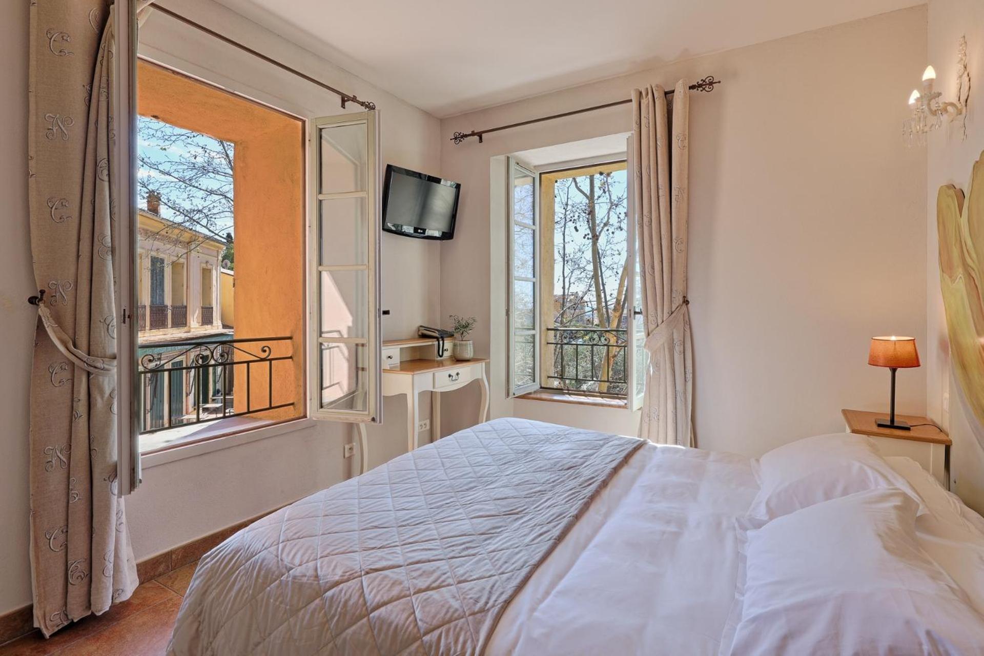 Hostellerie Du Cigalou Борм-ле-Мимоза Экстерьер фото