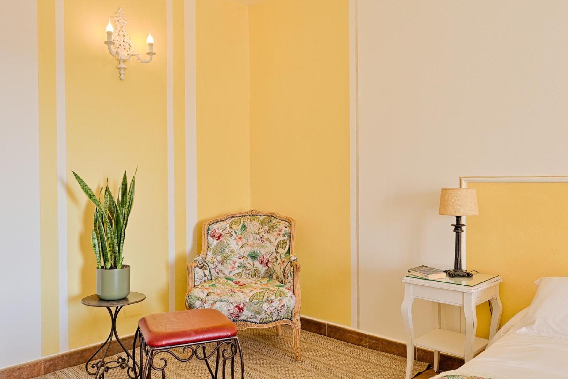 Hostellerie Du Cigalou Борм-ле-Мимоза Экстерьер фото